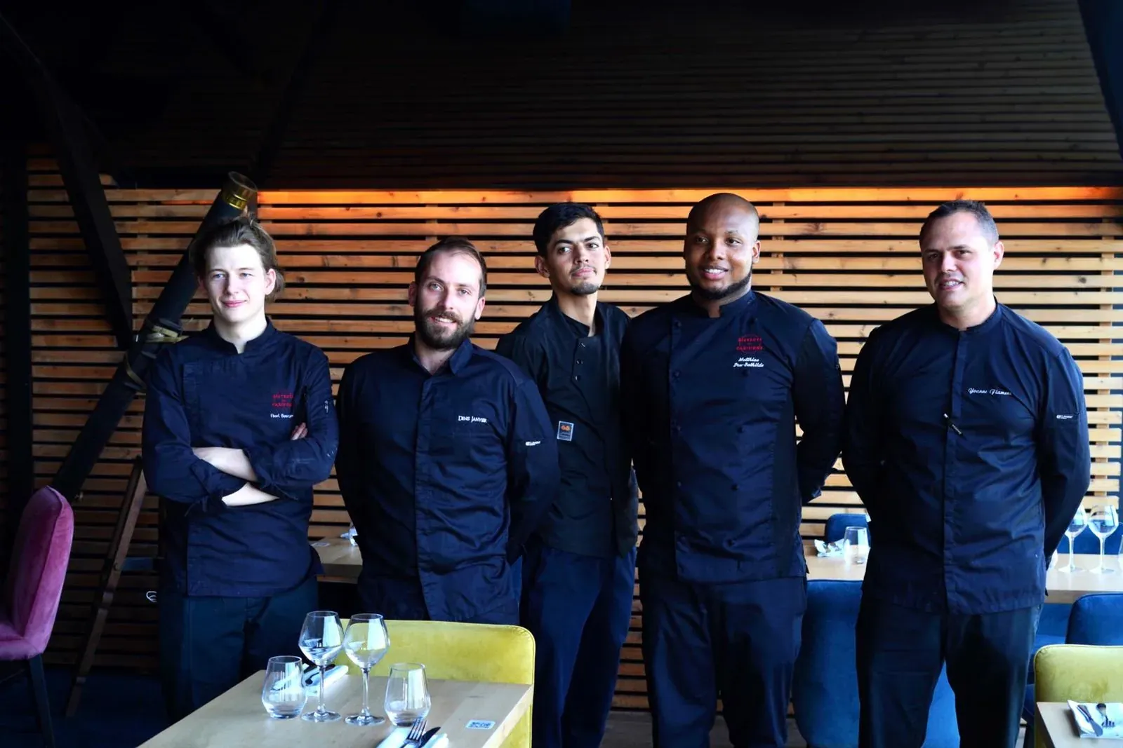 Brahim Saidi avec la brigade des Bistrots Pas Parisiens